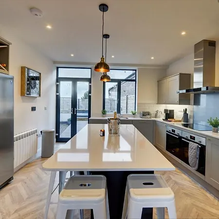 The Penthouse - Allocated Parking With City Views Ripon Esterno foto